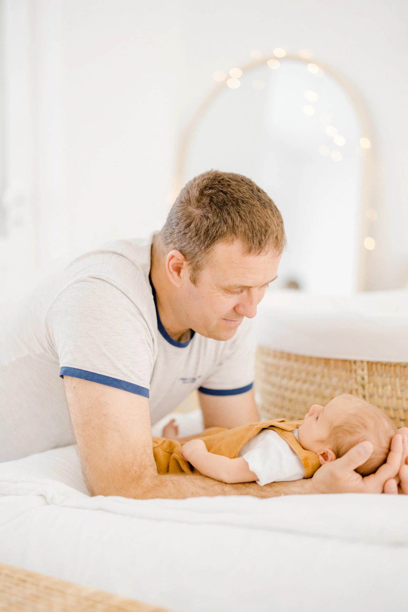 enfant bonheur amour gris marron